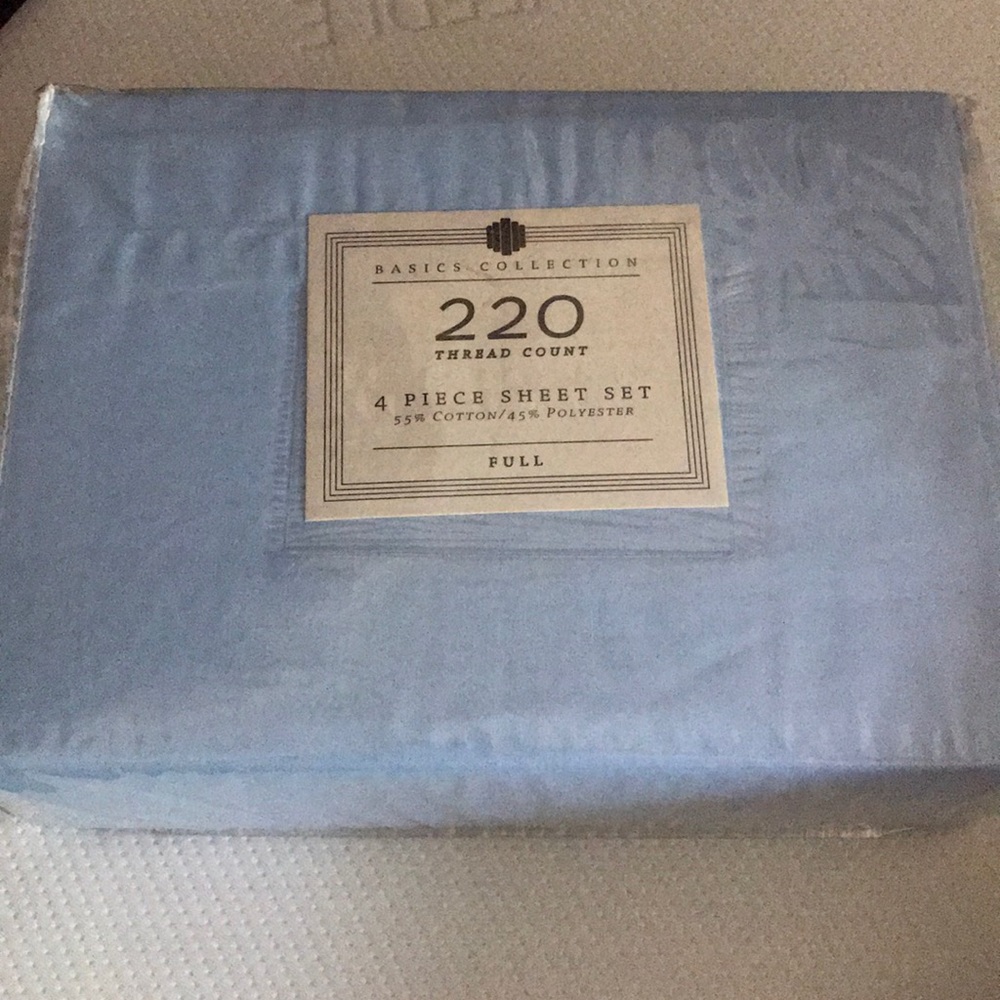 Brand New 4 Piece Full Sheet Set